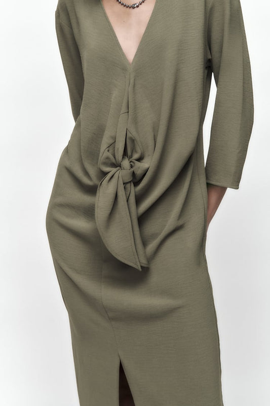Vestido con Nudo